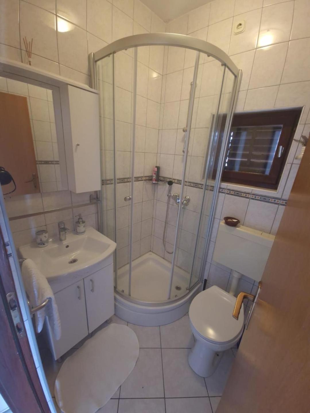 Apartments Ida Sućuraj Buitenkant foto