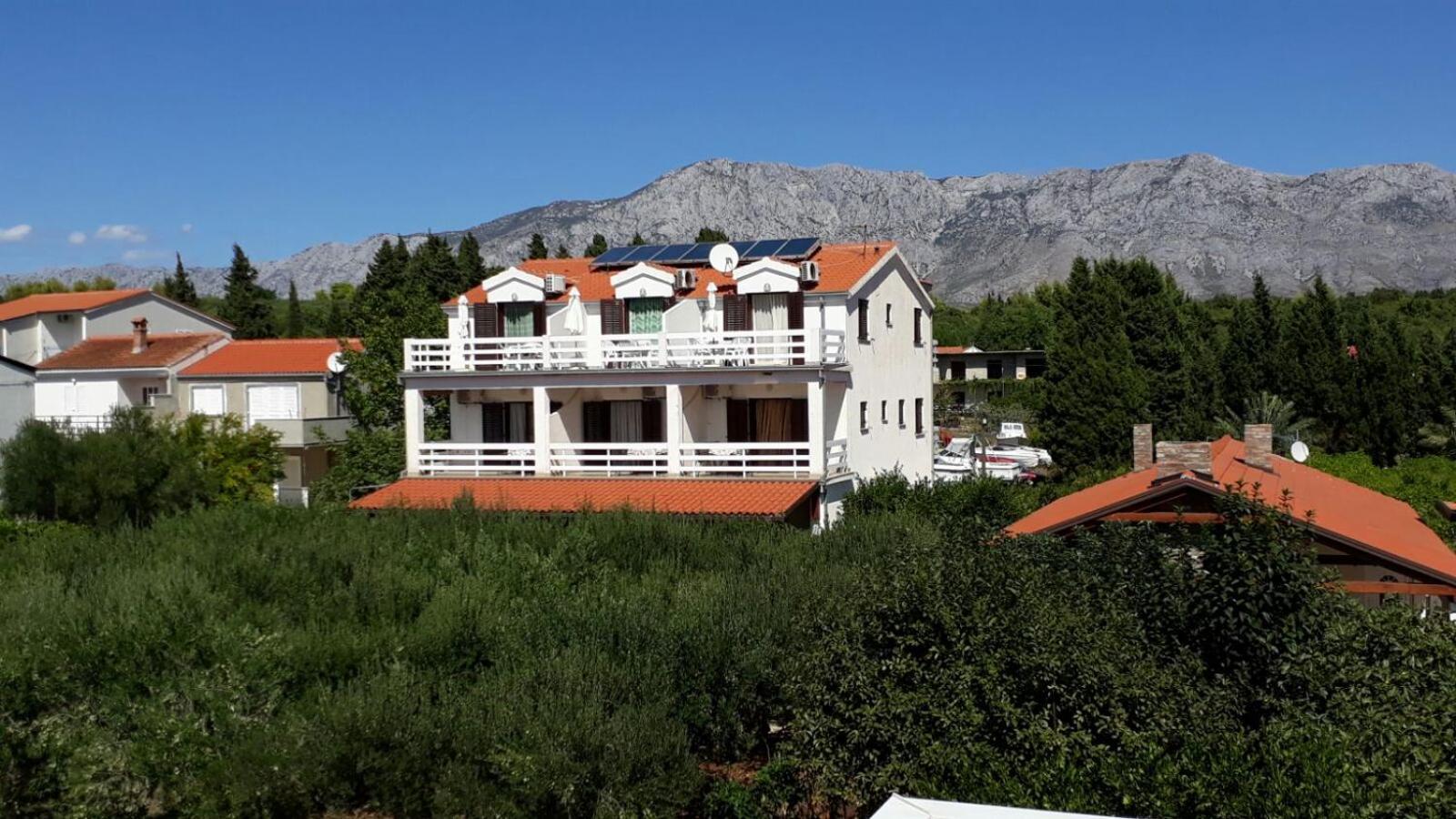 Apartments Ida Sućuraj Buitenkant foto